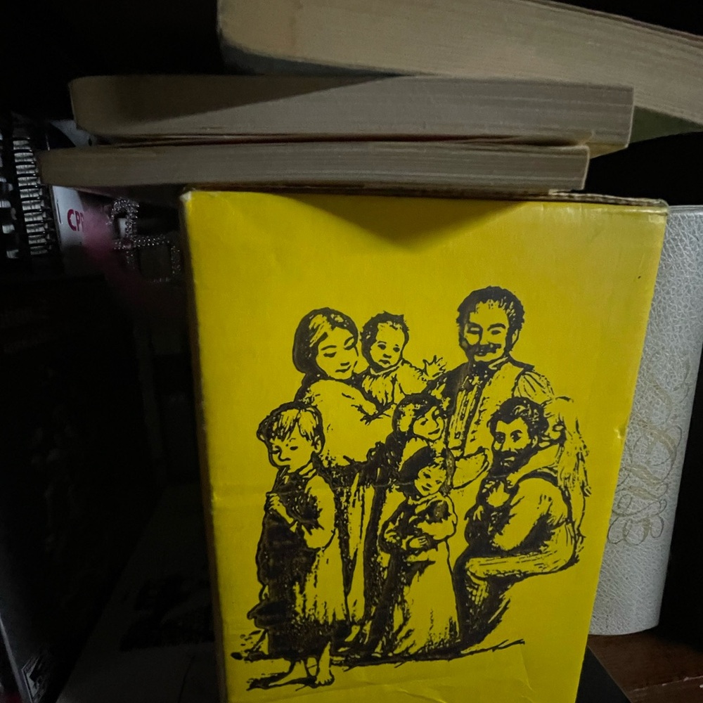 Book Set - Yellow - Picture 5 of 5